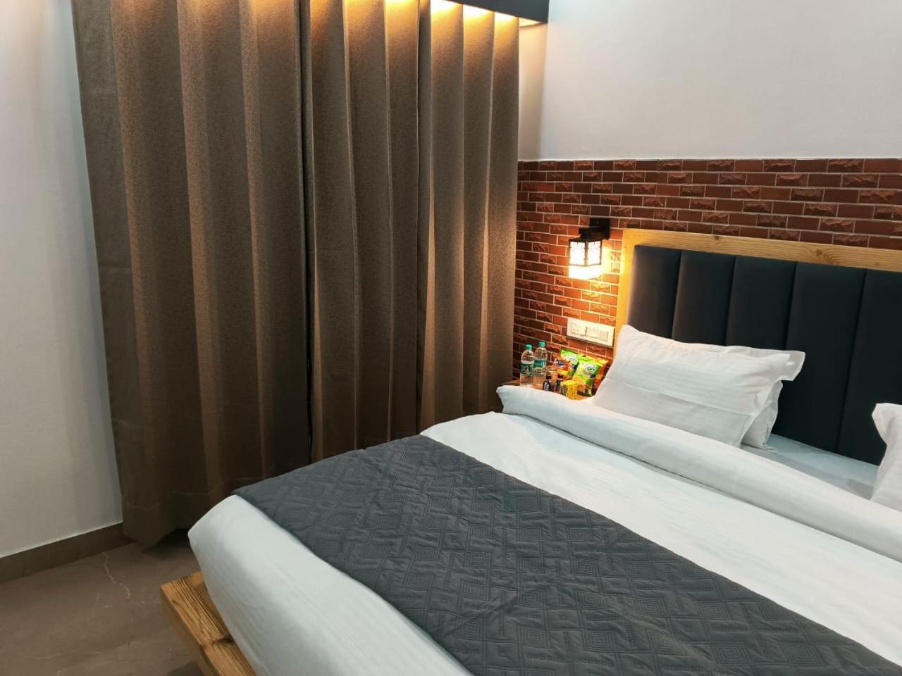 Red Roof Inn Ramnagar  Dış mekan fotoğraf