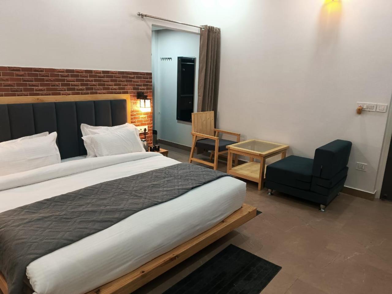Red Roof Inn Ramnagar  Dış mekan fotoğraf