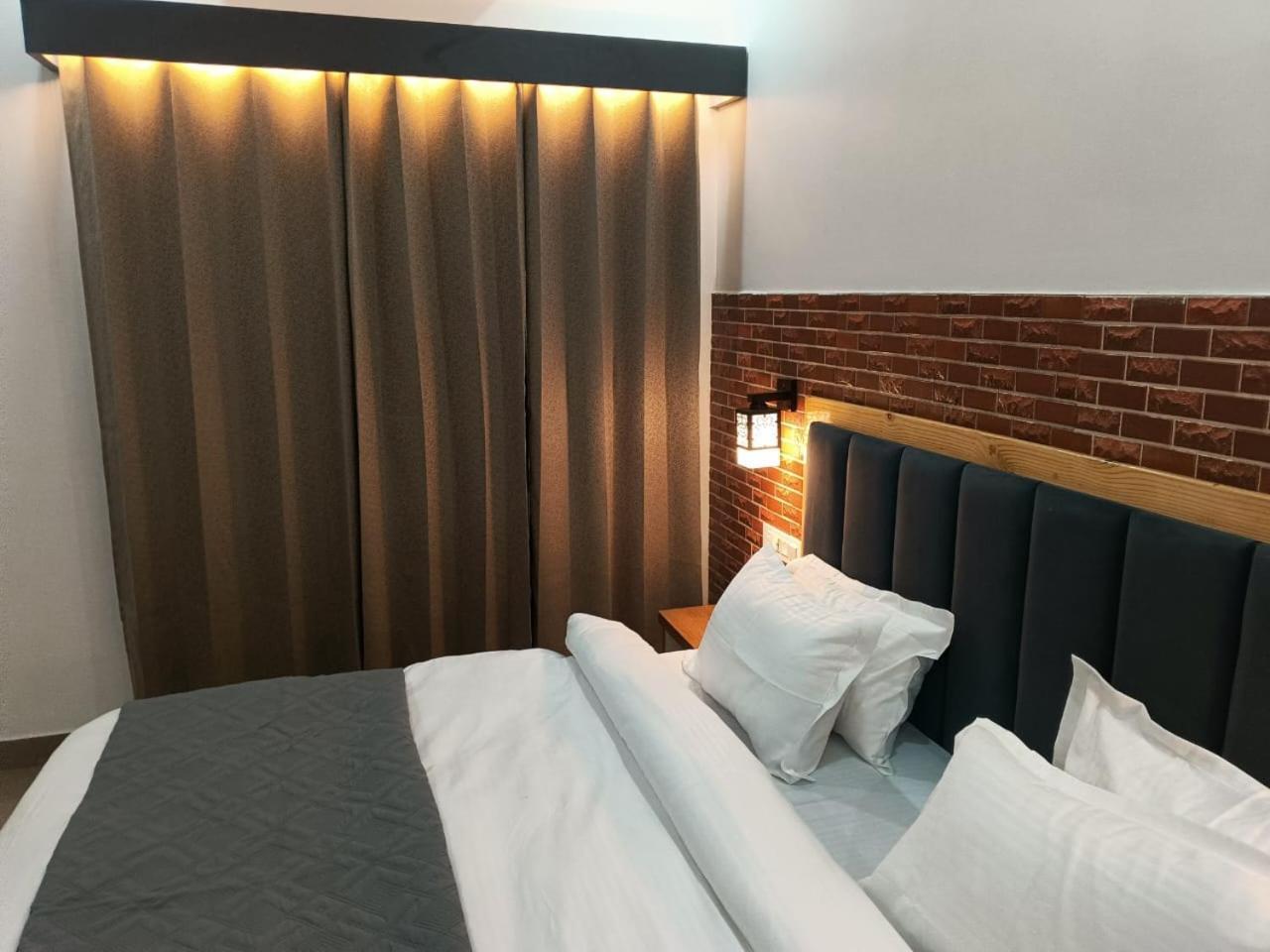 Red Roof Inn Ramnagar  Dış mekan fotoğraf