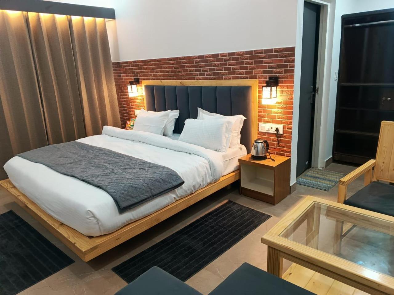 Red Roof Inn Ramnagar  Dış mekan fotoğraf